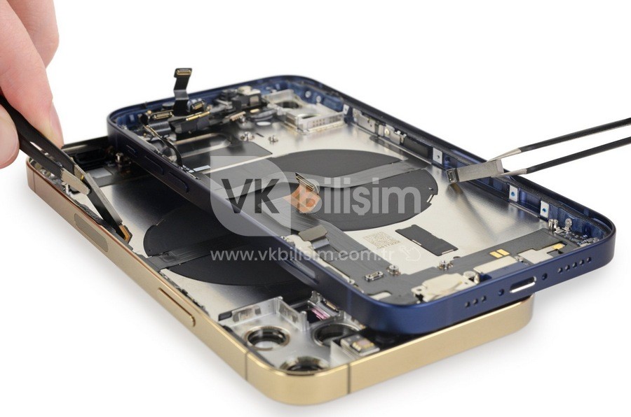 iPhone 12 Pro Arka Cam Değişimi ve Fiyatları